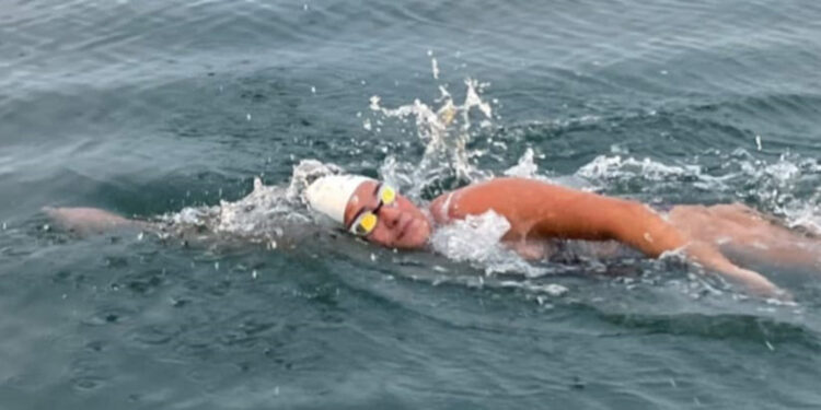 Açık su yüzücüsü Aysu Türkoğlu tarihe geçti