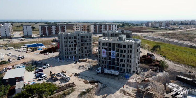 Adana'da 21 bin 21 ev inşa edeceğiz