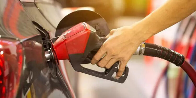 Akaryakıt fiyatları nereye gidiyor? Yeni zamlar yolda!