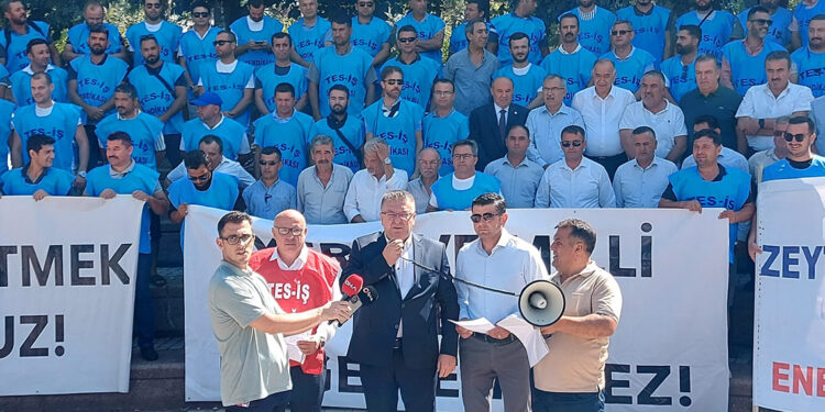 Akbelen maden sahası çalışanlarından, TBMM önünde açıklama