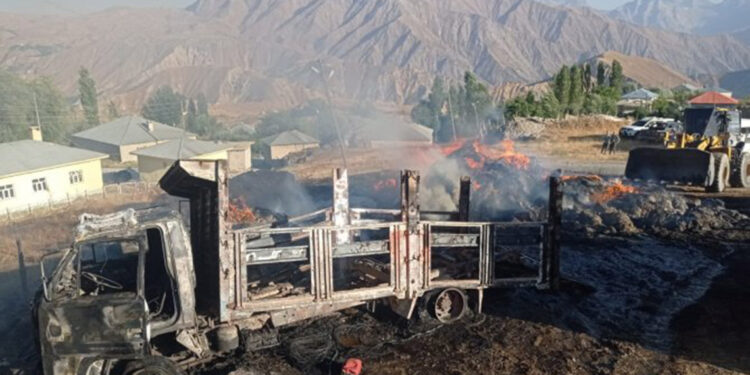 Akbulut köyünde çıkan yangın söndürüldü