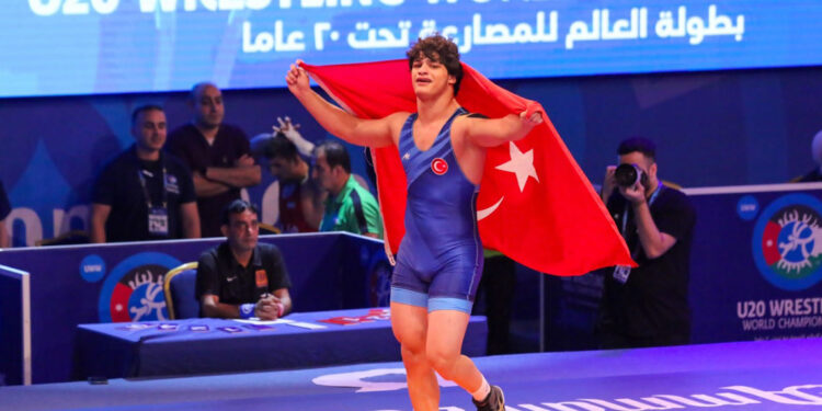 Alperen Berber, dünya şampiyonu oldu