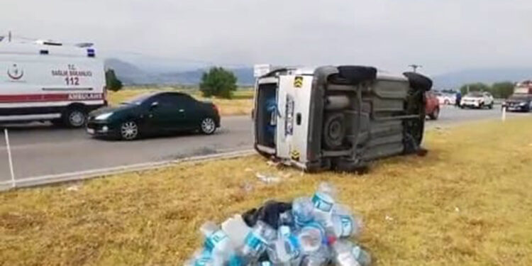 Amasya'da kavşakta 3 araç çarpıştı: 4 yaralı
