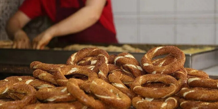 Ankara'da simit 10 lira oldu