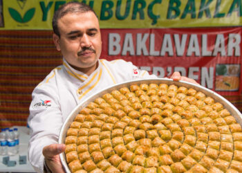 Antep baklavası AB'de korunuyor, Antep'te korunamıyor