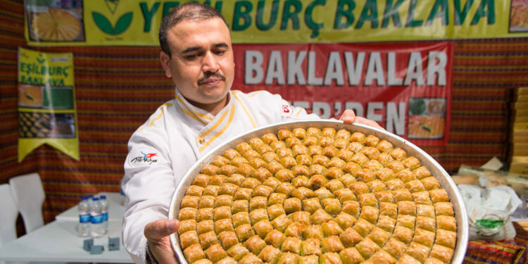 Antep baklavası AB'de korunuyor, Antep'te korunamıyor