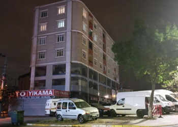 Apartmanın 6'ncı katından düşen Üveys yaşamını yitirdi