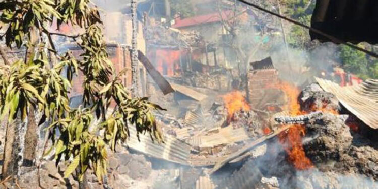 Artvin'deki yangın elektrik kontağından çıkmış