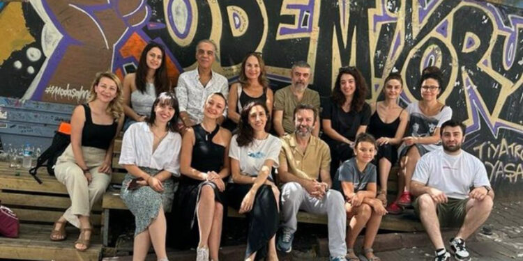 Asiye Dinçsoy'dan yeni oyun