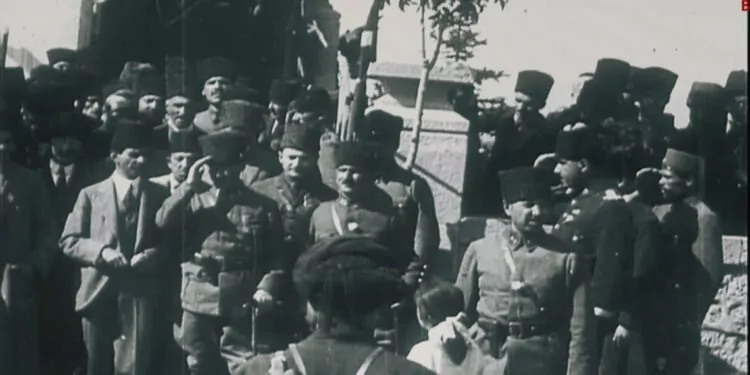 Atatürk'ün büyük zafer sonrası görüntüleri paylaşıldı