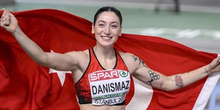 Aydın'ın gururu Tuğba Danışmaz, dünya şampiyonu oldu