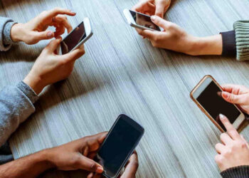 Bağımlılığın telesiyejinde yolculuk: Telefonlarda geçirilen zaman