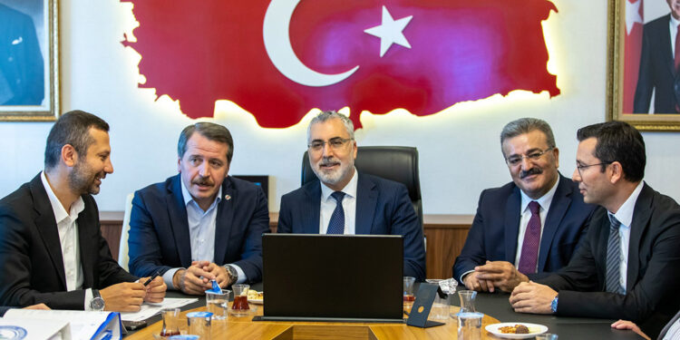 Bakan Işıkhan, 'Toplu Sözleşme' görüşmelerine katıldı