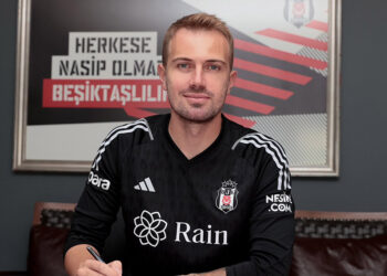 Beşiktaş, Mert Günok'un sözleşmesini uzattı
