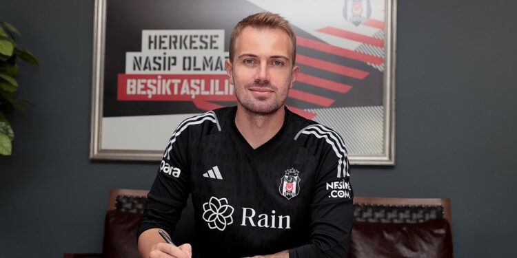 Beşiktaş, Mert Günok'un sözleşmesini uzattı