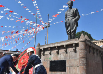 Bitlis'in düşman işgalinden kurtuluşu törenle kutlandı