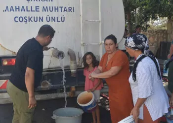 Bodrum'da tankerle su dağıtımı