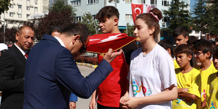 Çankırı'da, 'Şapka Devrimi'nin 98'inci yılı kutlandı