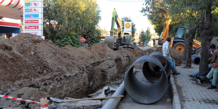 Çankırı'da altyapı çalışmasında göçük; 2 işçi yaralandı