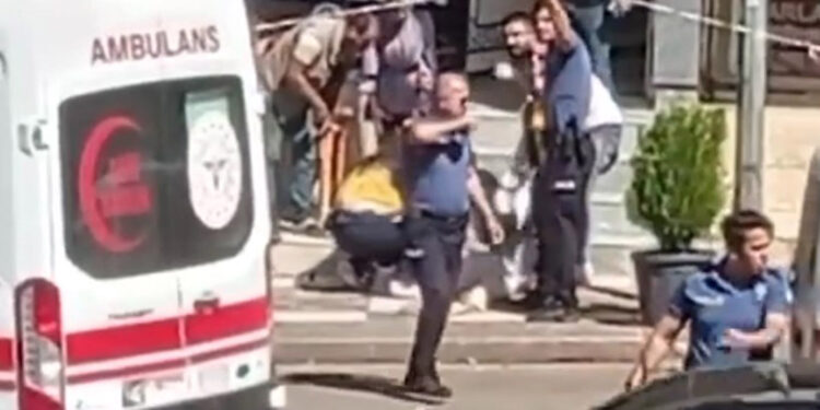 Cezaevinden çıkıp, eski eşini sokak ortasında öldürdü