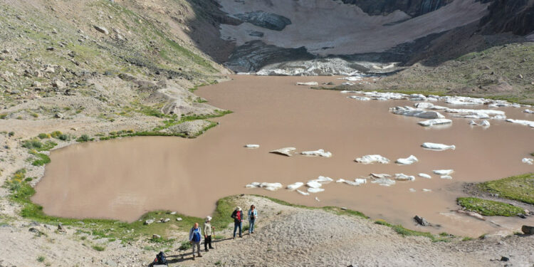 Cilo Dağı'nda buzullar eriyor