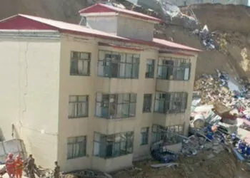 Çin'de meydana gelen toprak kaymasında 21 kişi öldü