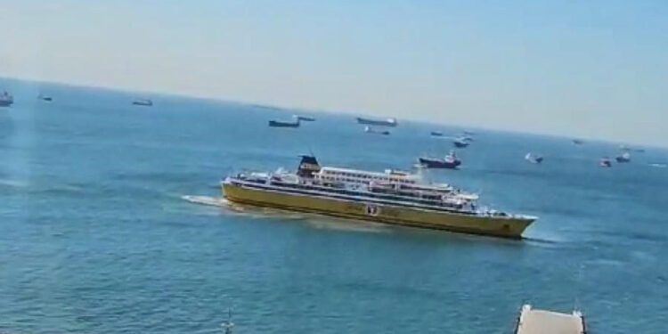 Denizi kirleten ro-ro gemisine 13 milyon liralık ceza