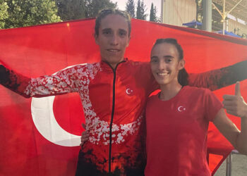 Dilek Koçak'tan 1500 metrede altın madalya