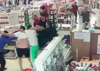 Dinlenme tesisindeki kavga kamerada; 6 yaralı