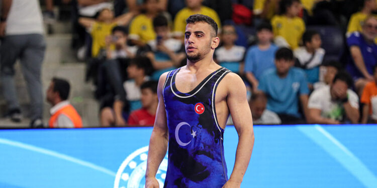 Dünya Güreş Şampiyonası’nda Eyyüp Çetin finale yükseldi
