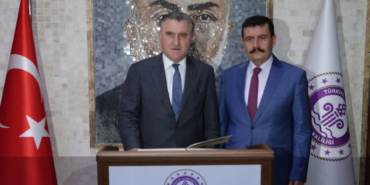 Dünyanın belki de en büyük sivil toplum kuruluşuyuz