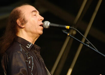 Türk Rock müziğinin efsane ismi Erkin Koray