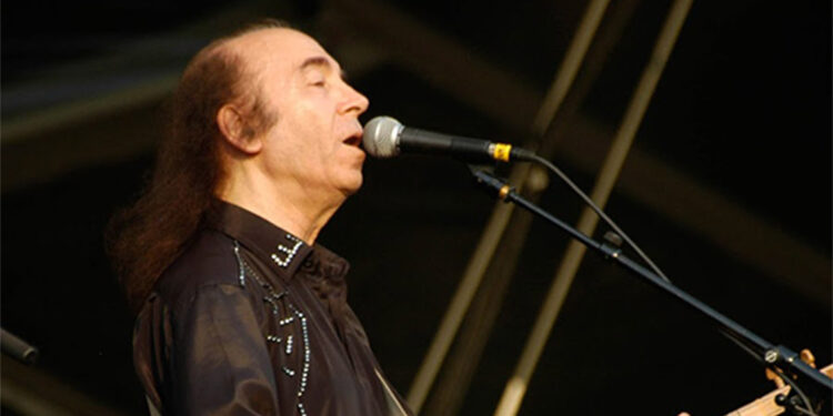 Türk Rock müziğinin efsane ismi Erkin Koray