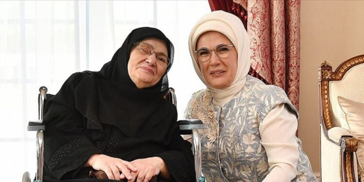 Emine Erdoğan, Şule Yüksel Şenler'i andı