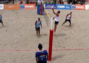 Erciyes'te 2 bin 200 rakımda plaj voleybolu turnuvası
