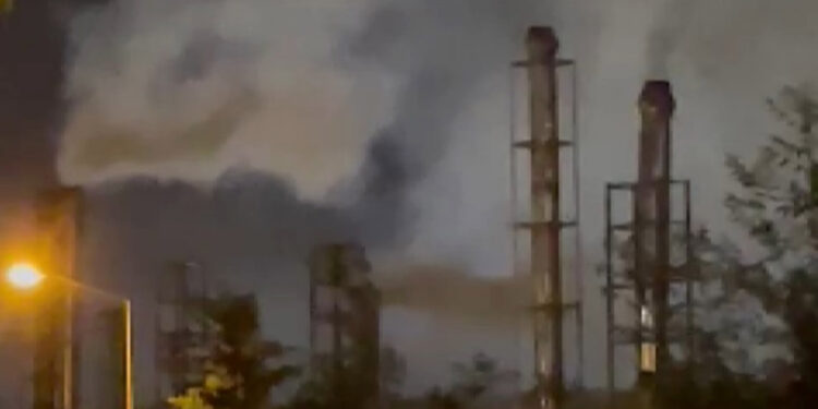 Esenyurt'ta fabrika bacaları isyan ettirdi