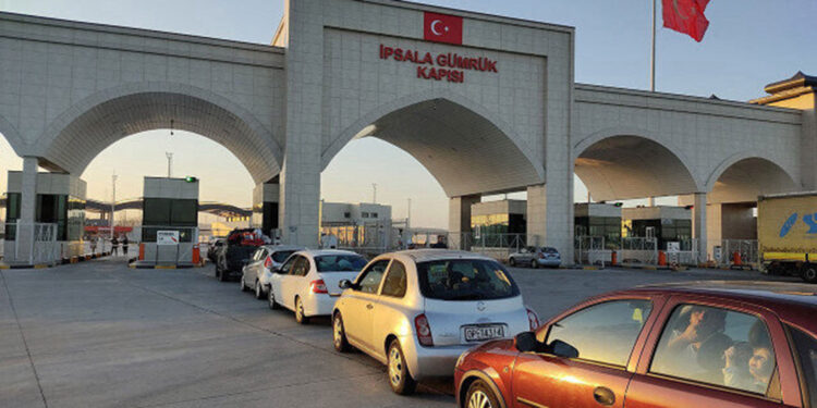 Faaliyetleri durdurulan gümrük kapıları geri açıldı