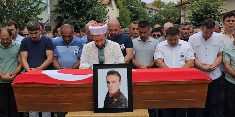 Göçükte ölen madenci, toprağa verildi