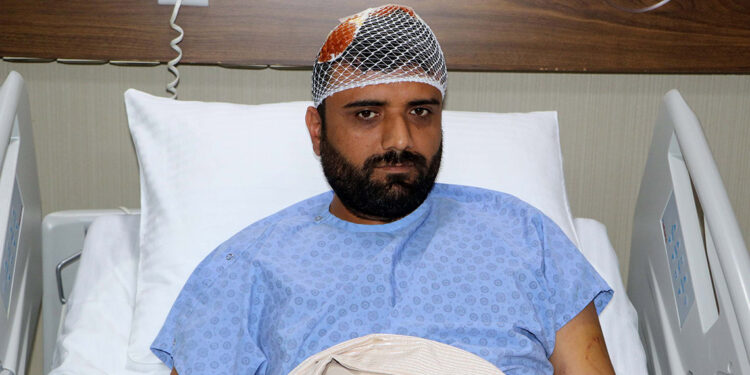 Hasta yakınlarının saldırdığı doktor yoğun bakımdan çıktı