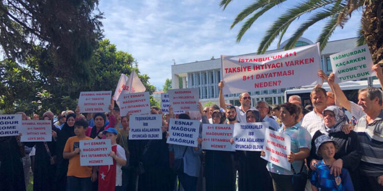 İBB önünde '4+1 araç istiyoruz' eylemi