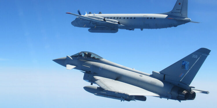 İngiltere Son 4 ayda 50 Rus uçağına müdahale edildi