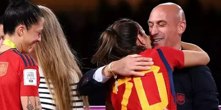 İspanya Futbol Federasyonu Başkanını görevinden uzaklaştırdı