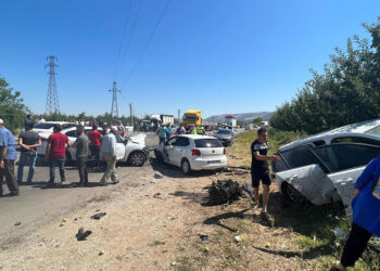 Isparta'da 4 aracın karıştığı zincirleme kaza: 9 yaralı