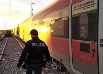 İtalya'da tren demiryolu işçilerine çarptı: 5 ölü