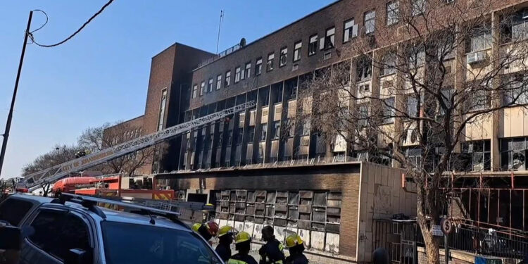 Johannesburg'daki yangında ölü sayısı 73’e yükseldi