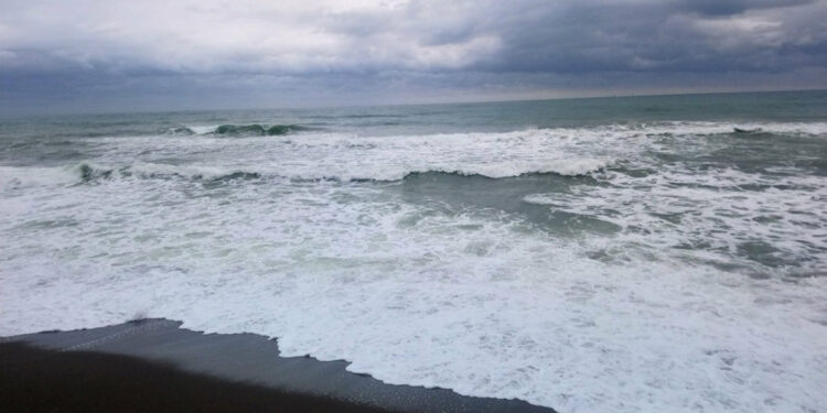 Kandıra ile Akçakoca'da denize girmek yasaklandı