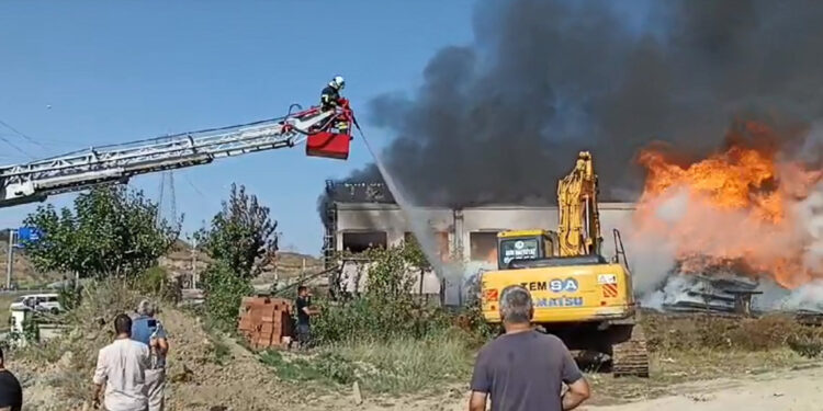 Kastamonu'da fabrika yangını