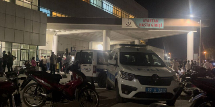 Kavgayı ayırırken öldürüldü; yakınları hastanede olay çıkardı