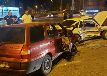Kayseri'de iki otomobil çarpıştı: 5 yaralı