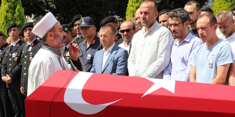 Kazada ölen uzman çavuş, son yolculuğuna uğurlandı